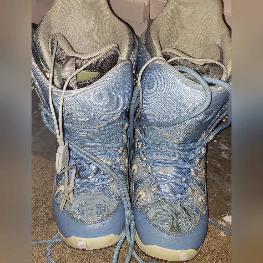 Burton Women's Light Blue and Gray Winter Snowboard Boots - Picture 2 of 4